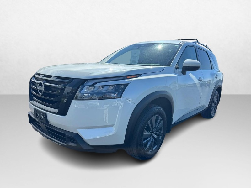 Nissan Pathfinder Vehicle Image 02