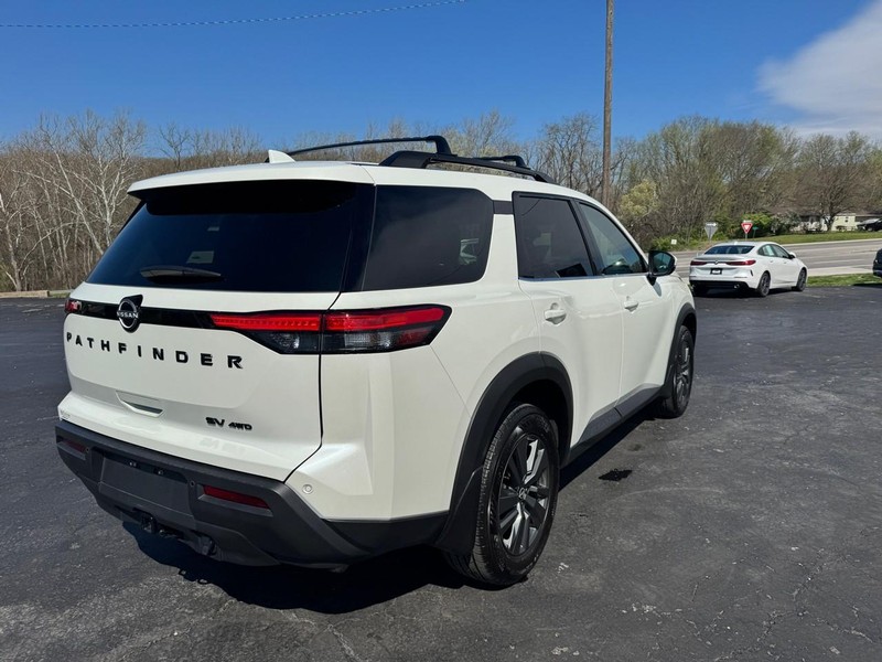Nissan Pathfinder Vehicle Image 04