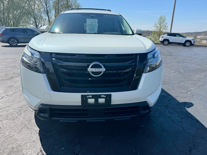 Nissan Pathfinder Vehicle Image 05