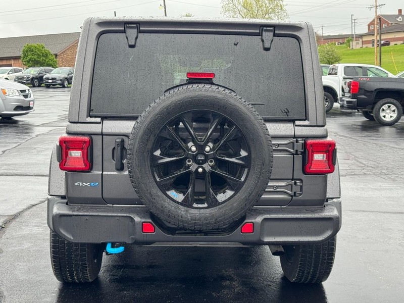 Jeep Wrangler 4xe Vehicle Image 05