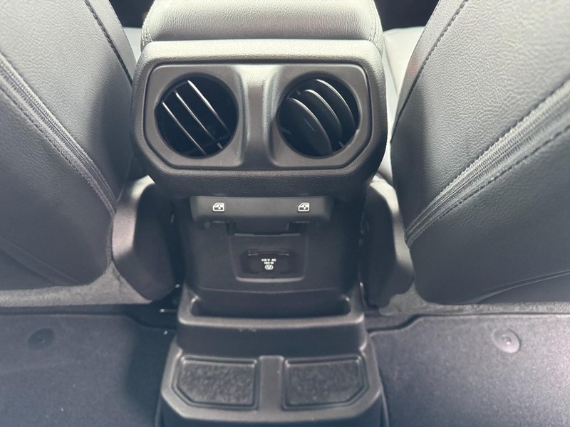 Jeep Wrangler 4xe Vehicle Image 16