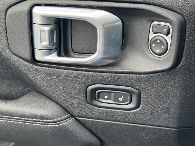 Jeep Wrangler 4xe Vehicle Image 25