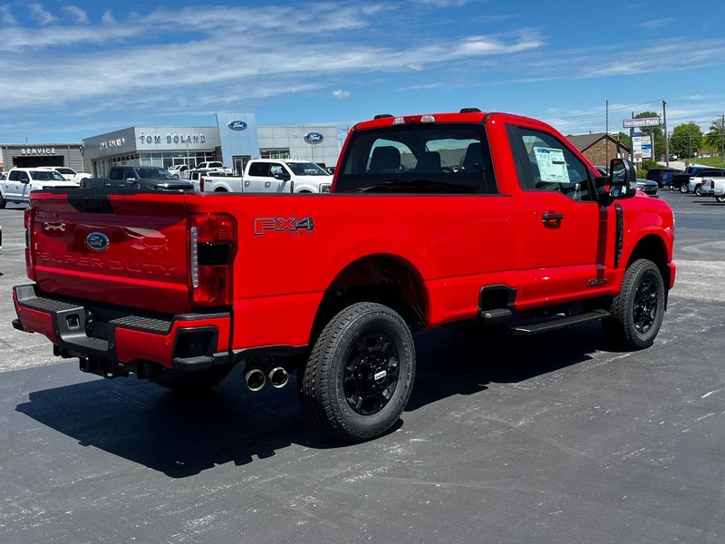 Ford Super Duty F-350 SRW Vehicle Image 03