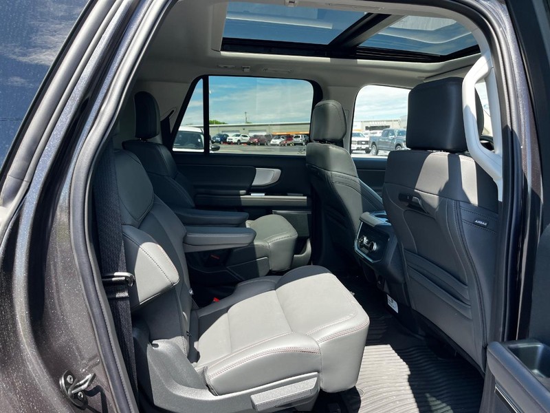 Ford Expedition Max Vehicle Image 04