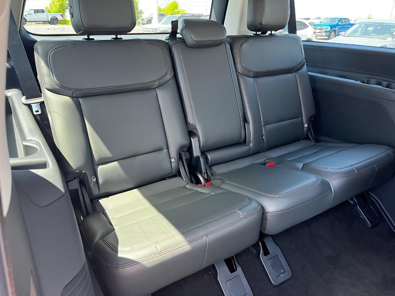 Ford Expedition Max Vehicle Image 05