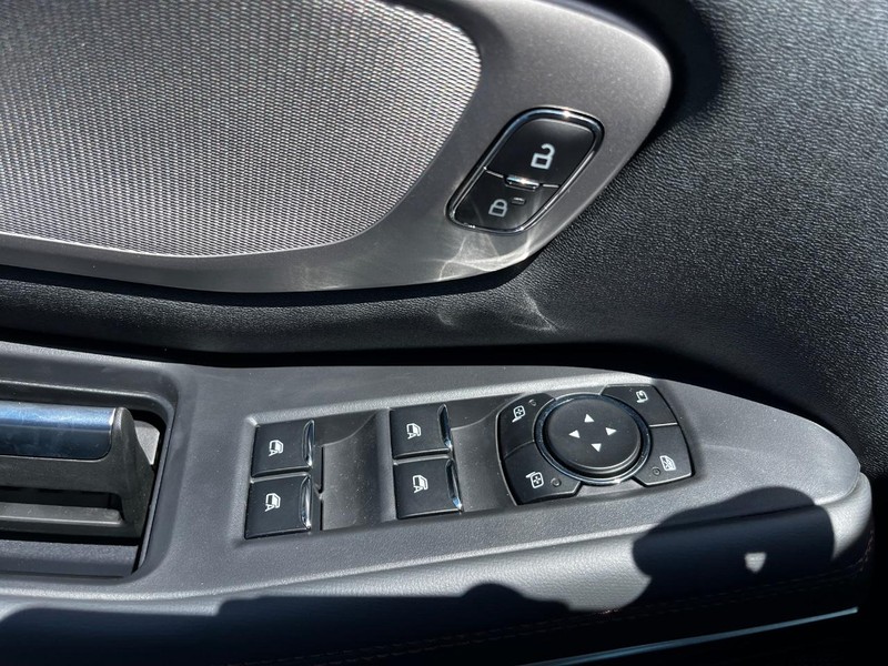 Ford Expedition Max Vehicle Image 11