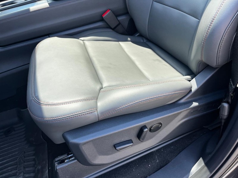 Ford Expedition Max Vehicle Image 12