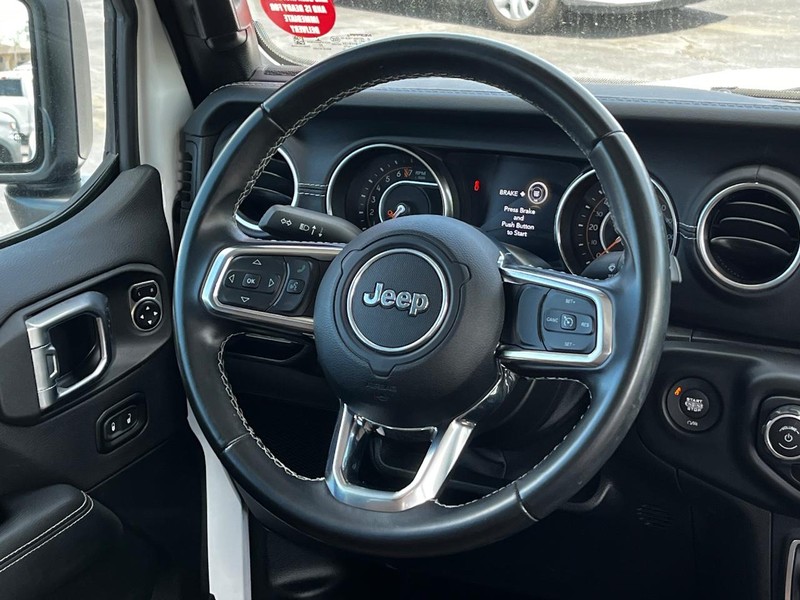Jeep Gladiator Vehicle Image 12
