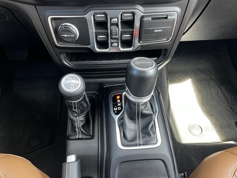 Jeep Gladiator Vehicle Image 19