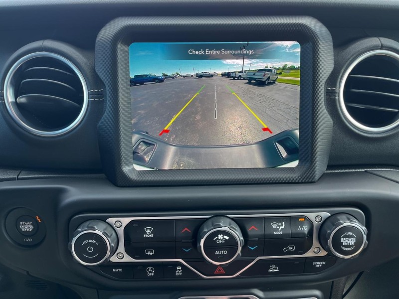 Jeep Gladiator Vehicle Image 21