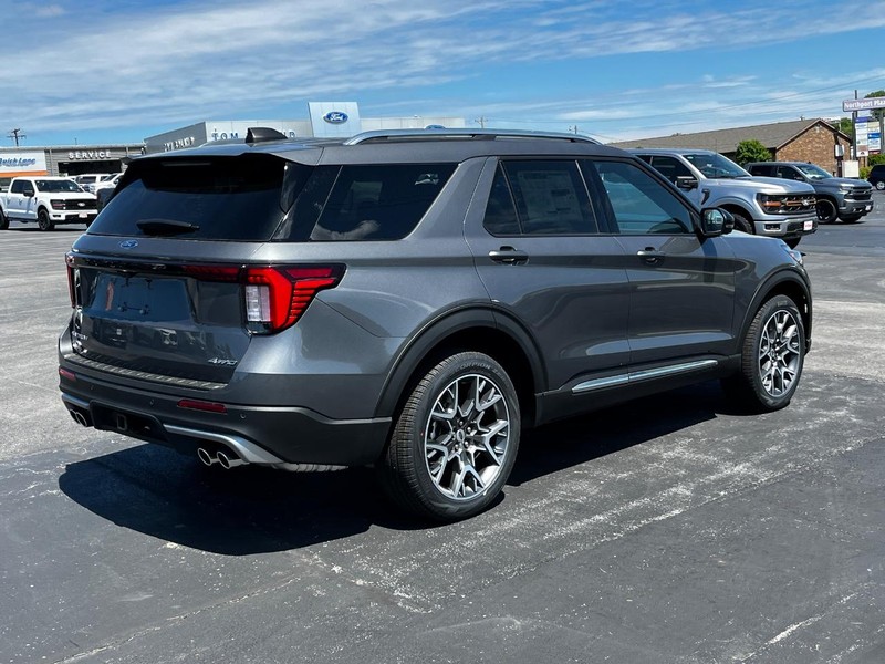 Ford Explorer Vehicle Image 03