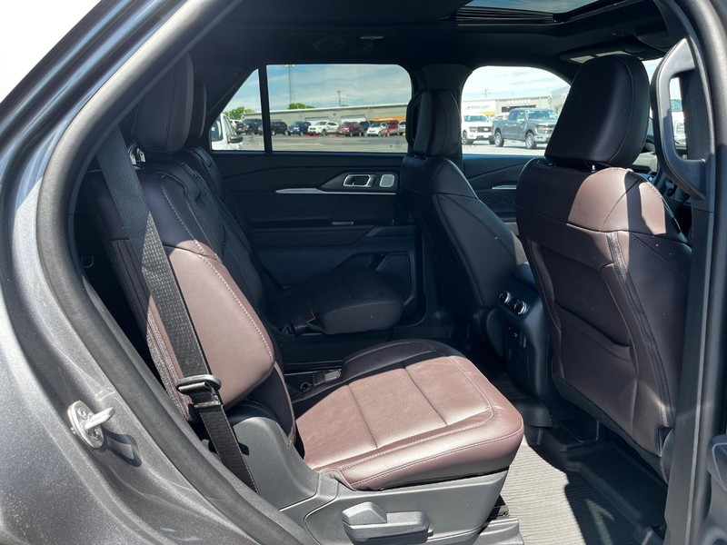Ford Explorer Vehicle Image 04