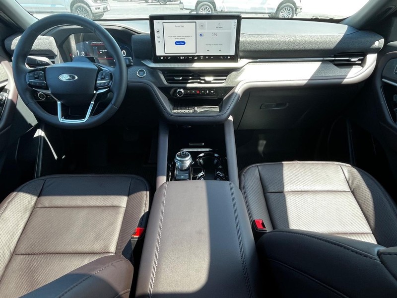 Ford Explorer Vehicle Image 08