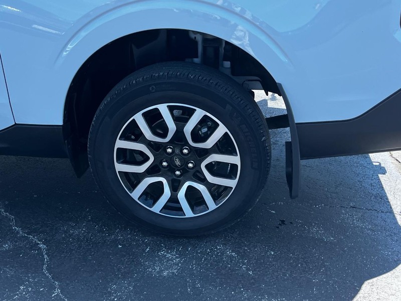 Ford Maverick Vehicle Image 07