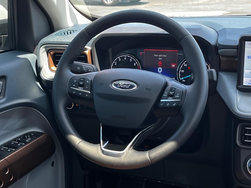 Ford Maverick Vehicle Image 13