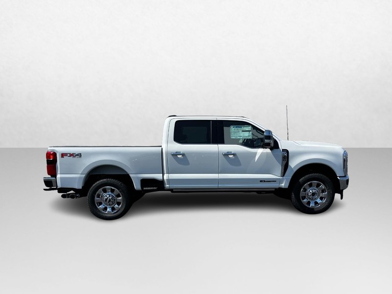 Ford Super Duty F-350 SRW Vehicle Image 02