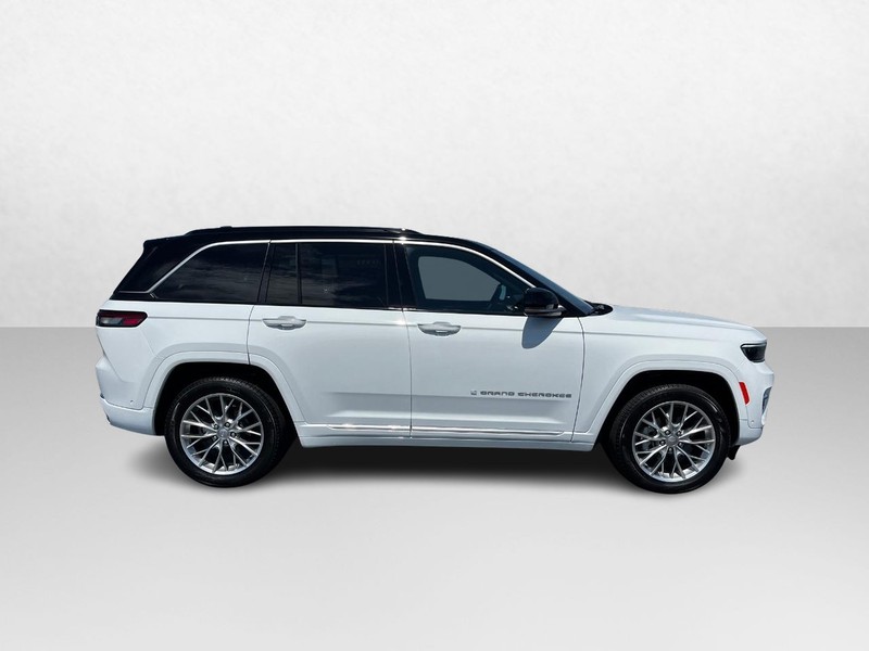 Jeep Grand Cherokee Vehicle Image 02