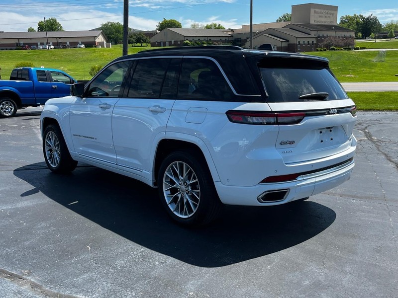 Jeep Grand Cherokee Vehicle Image 06