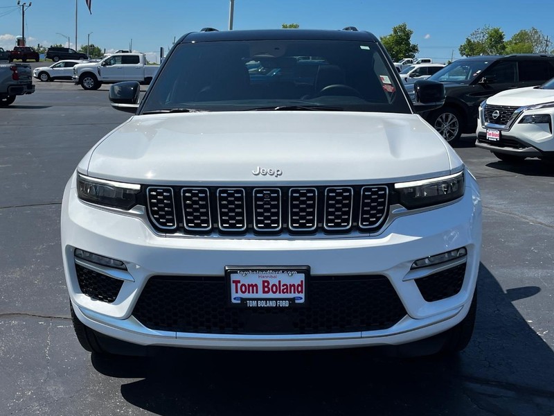 Jeep Grand Cherokee Vehicle Image 09