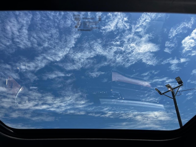 Jeep Grand Cherokee Vehicle Image 12