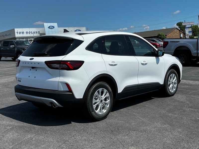 Ford Escape Vehicle Image 03