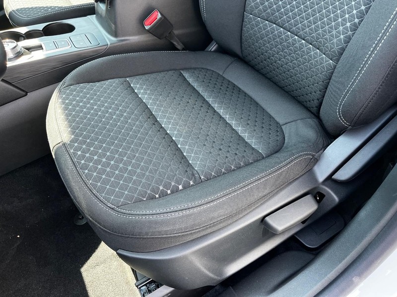 Ford Escape Vehicle Image 09