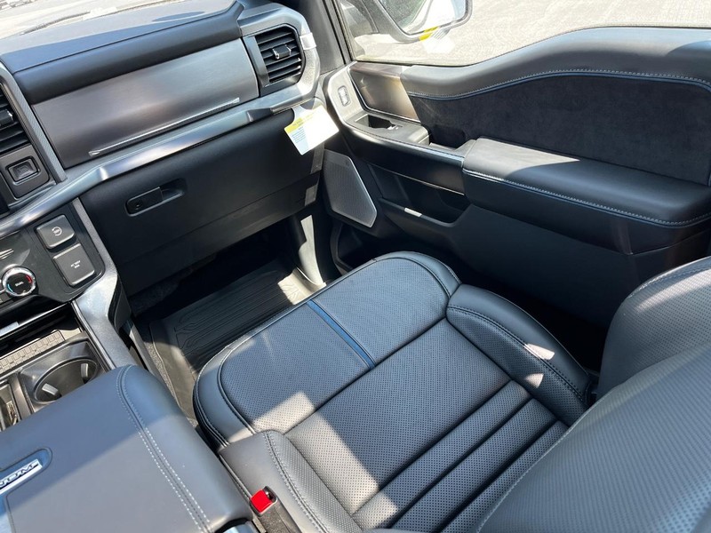 Ford F-150 Vehicle Image 09