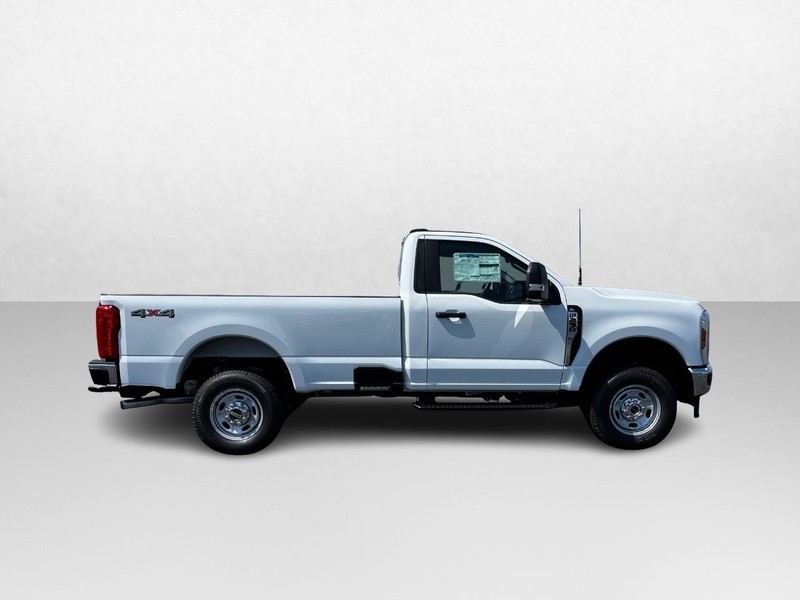 Ford Super Duty F-250 SRW Vehicle Image 02