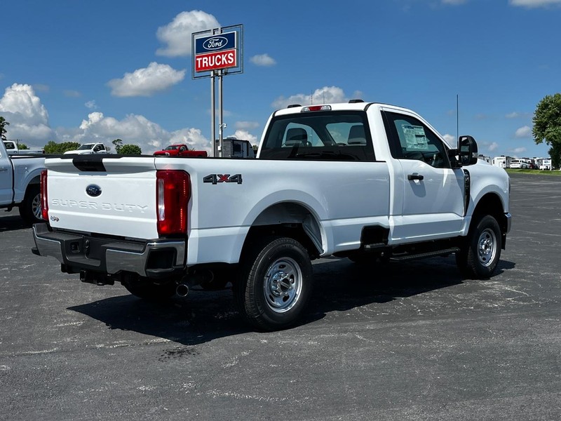 Ford Super Duty F-250 SRW Vehicle Image 03