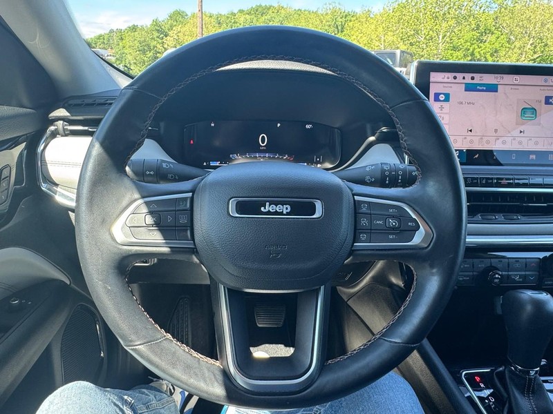 Jeep Compass Vehicle Image 11