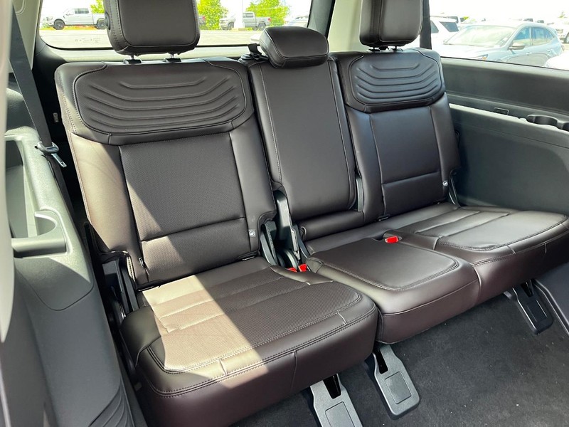 Ford Expedition Max Vehicle Image 05