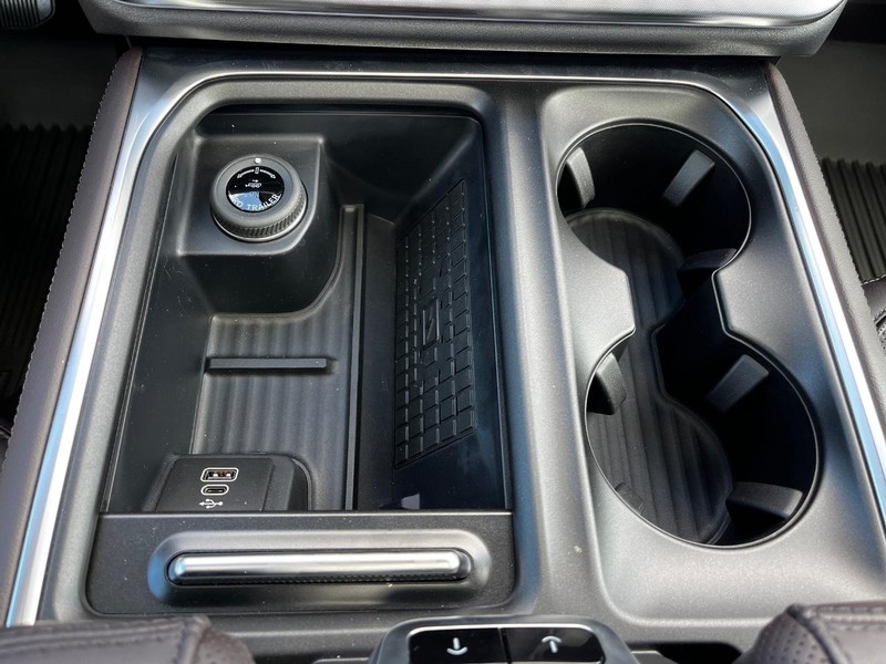 Ford Expedition Max Vehicle Image 16