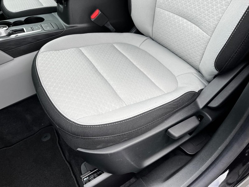 Ford Escape Vehicle Image 09