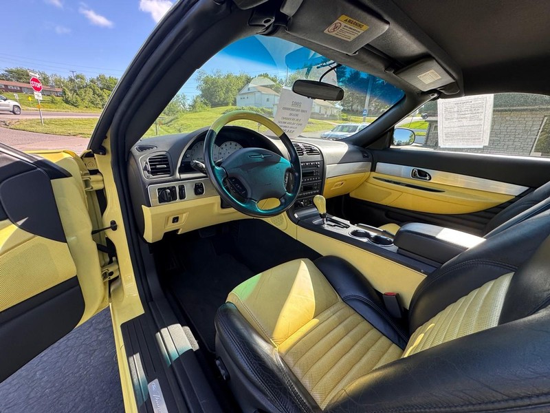 Ford Thunderbird Vehicle Image 11