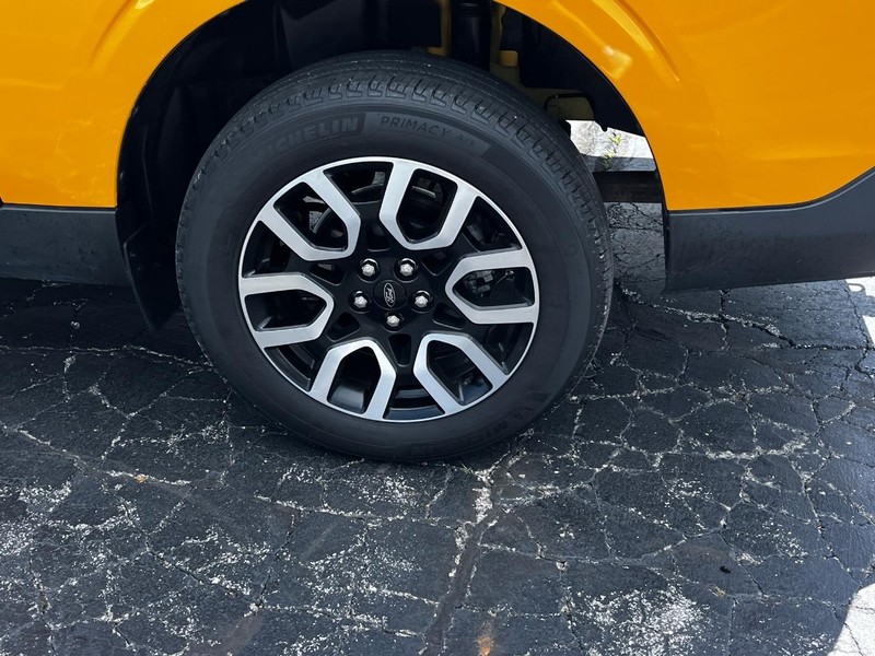 Ford Maverick Vehicle Image 07