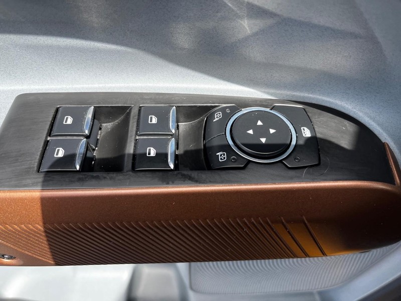 Ford Maverick Vehicle Image 14