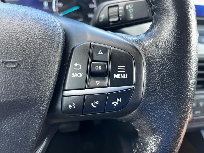 Ford Maverick Vehicle Image 17