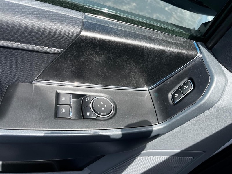 Ford F-150 Vehicle Image 10