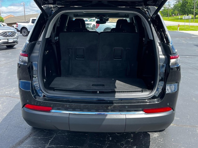 Jeep Grand Cherokee L Vehicle Image 05
