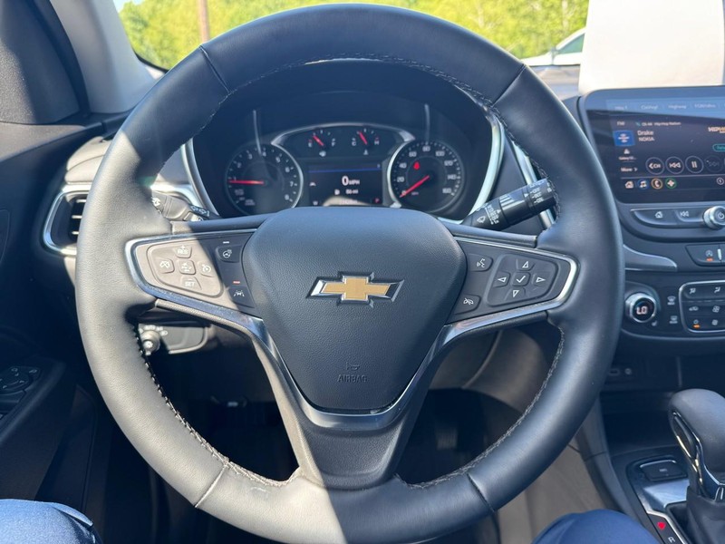 Chevrolet Equinox Vehicle Image 12