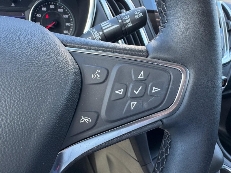 Chevrolet Equinox Vehicle Image 13