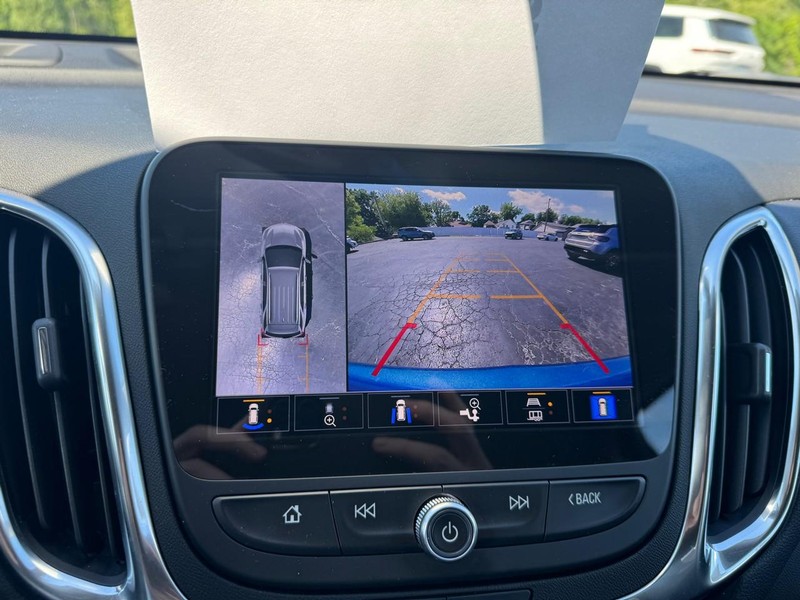 Chevrolet Equinox Vehicle Image 19
