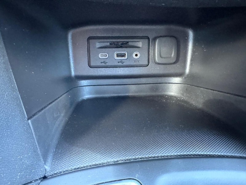 Chevrolet Equinox Vehicle Image 20