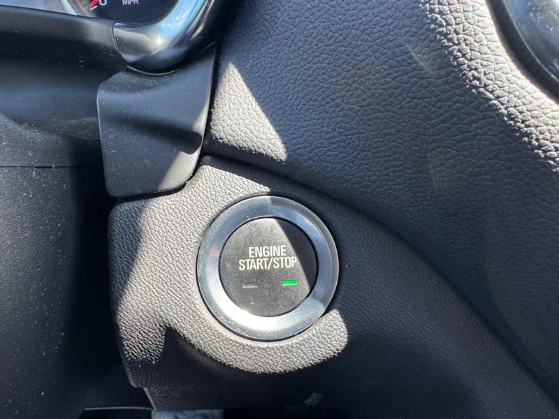 Chevrolet Equinox Vehicle Image 21