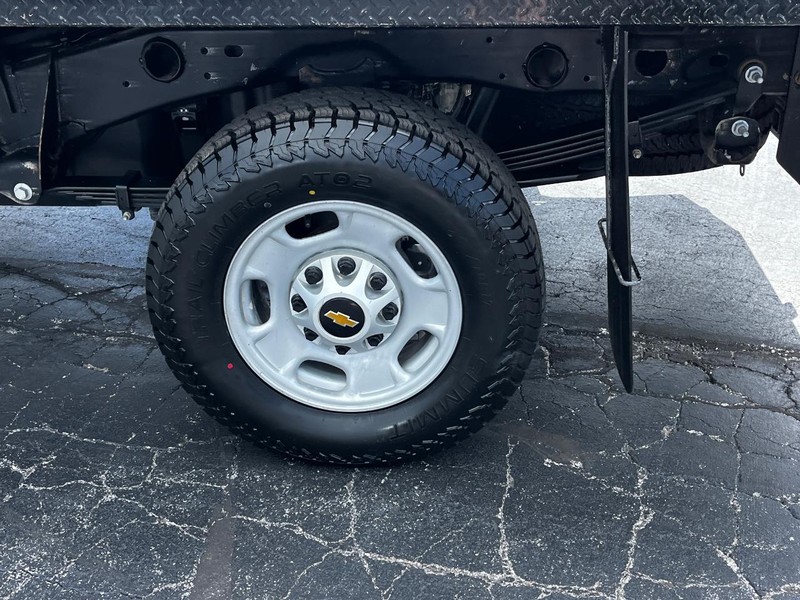 Chevrolet Silverado 2500HD Vehicle Image 06