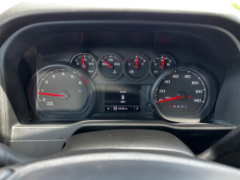 Chevrolet Silverado 2500HD Vehicle Image 17