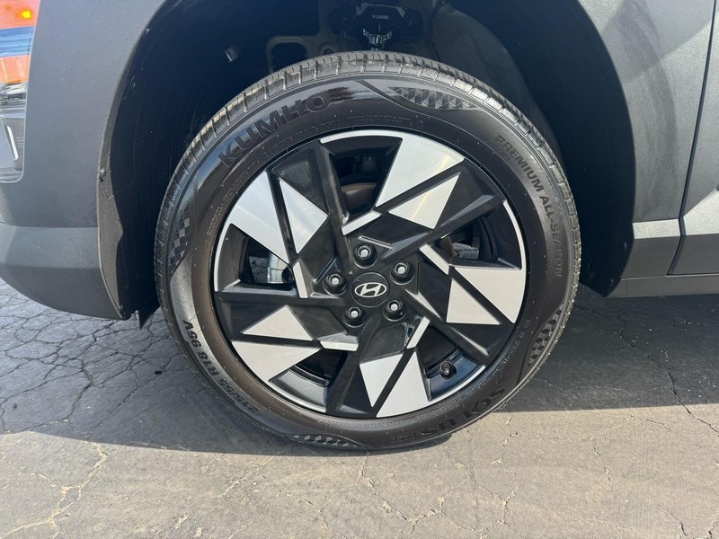Hyundai Kona Vehicle Image 08