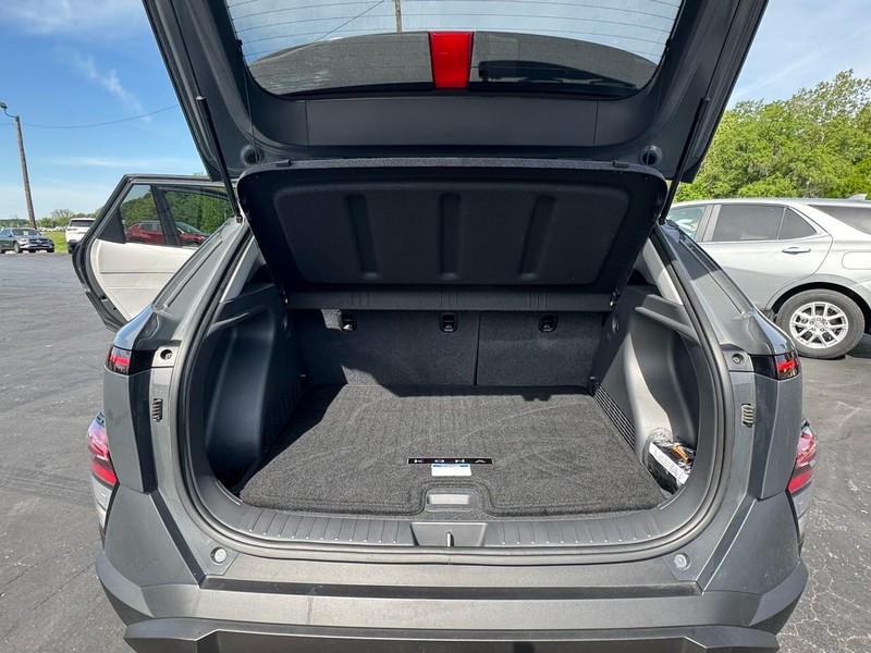 Hyundai Kona Vehicle Image 09