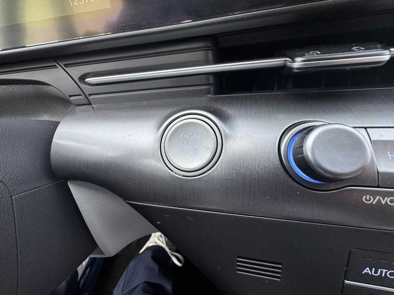 Hyundai Kona Vehicle Image 22