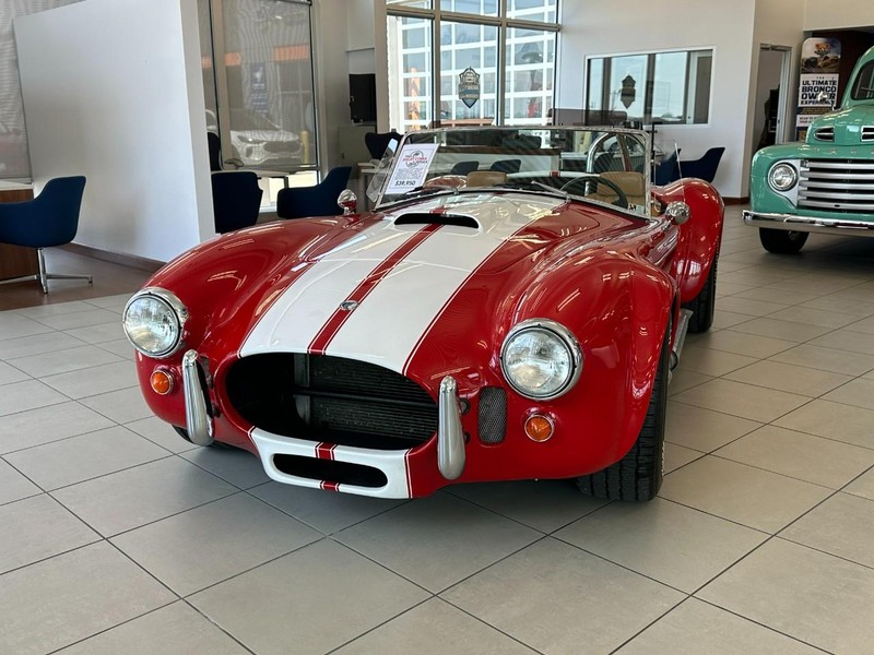 Shelby Cobra Vehicle Image 02